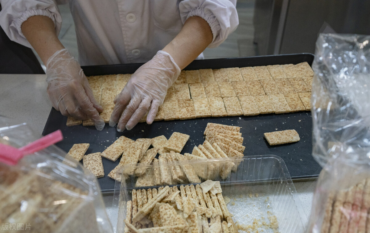 常见食品添加剂的危害及解决之道,我们应该避免吃变质食物怎么说
