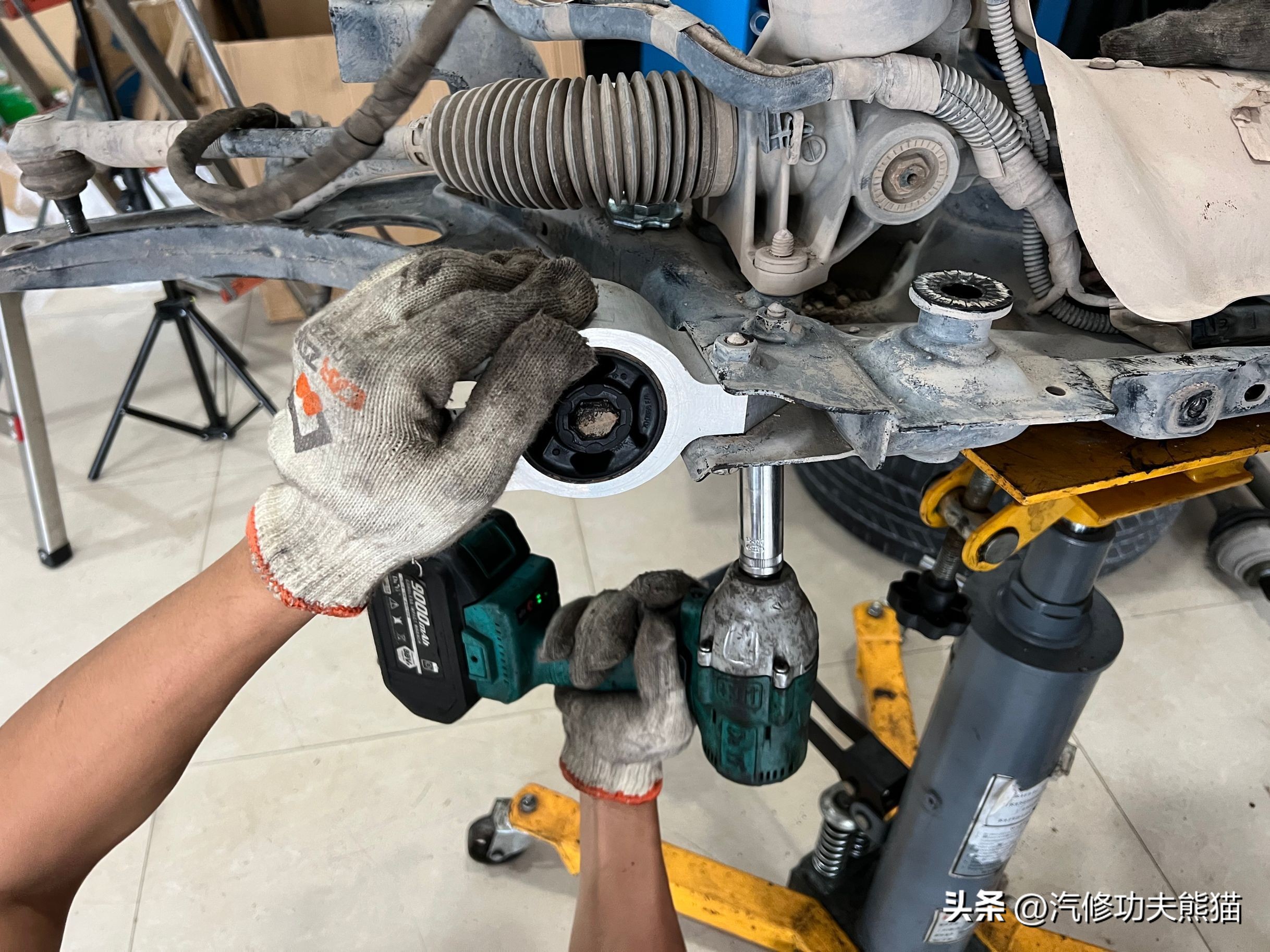 大众途观三百公里烧一升机油,途观3代发动机烧机油