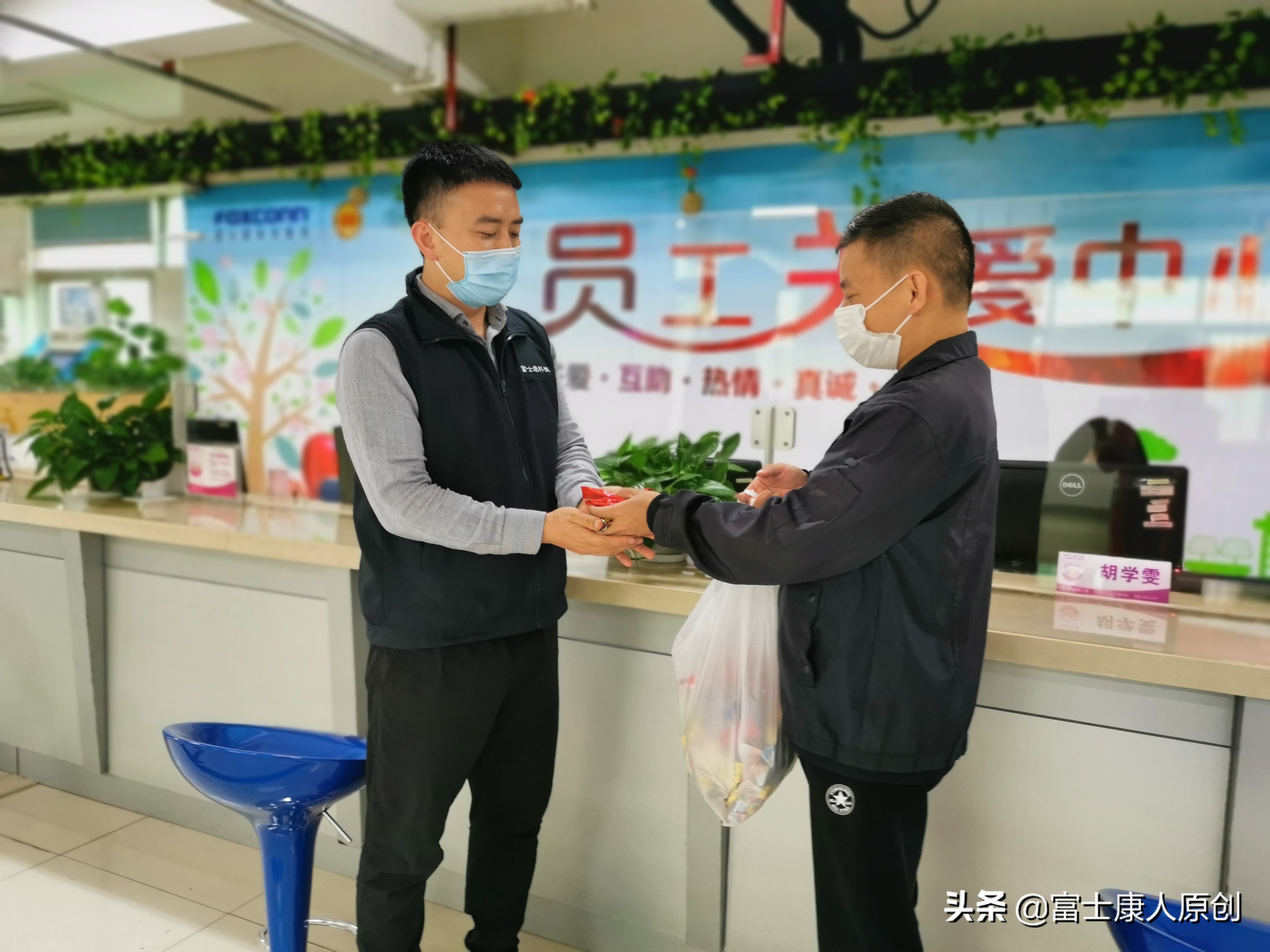 江西小伙在电子厂,富士康小伙发6900元工资