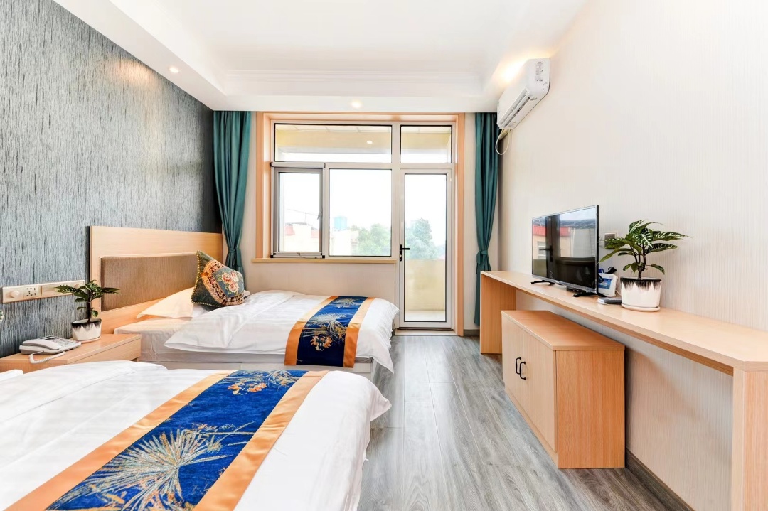 阿那亚是怎样一个地方,世界上有阿尔巴尼亚这个地方吗