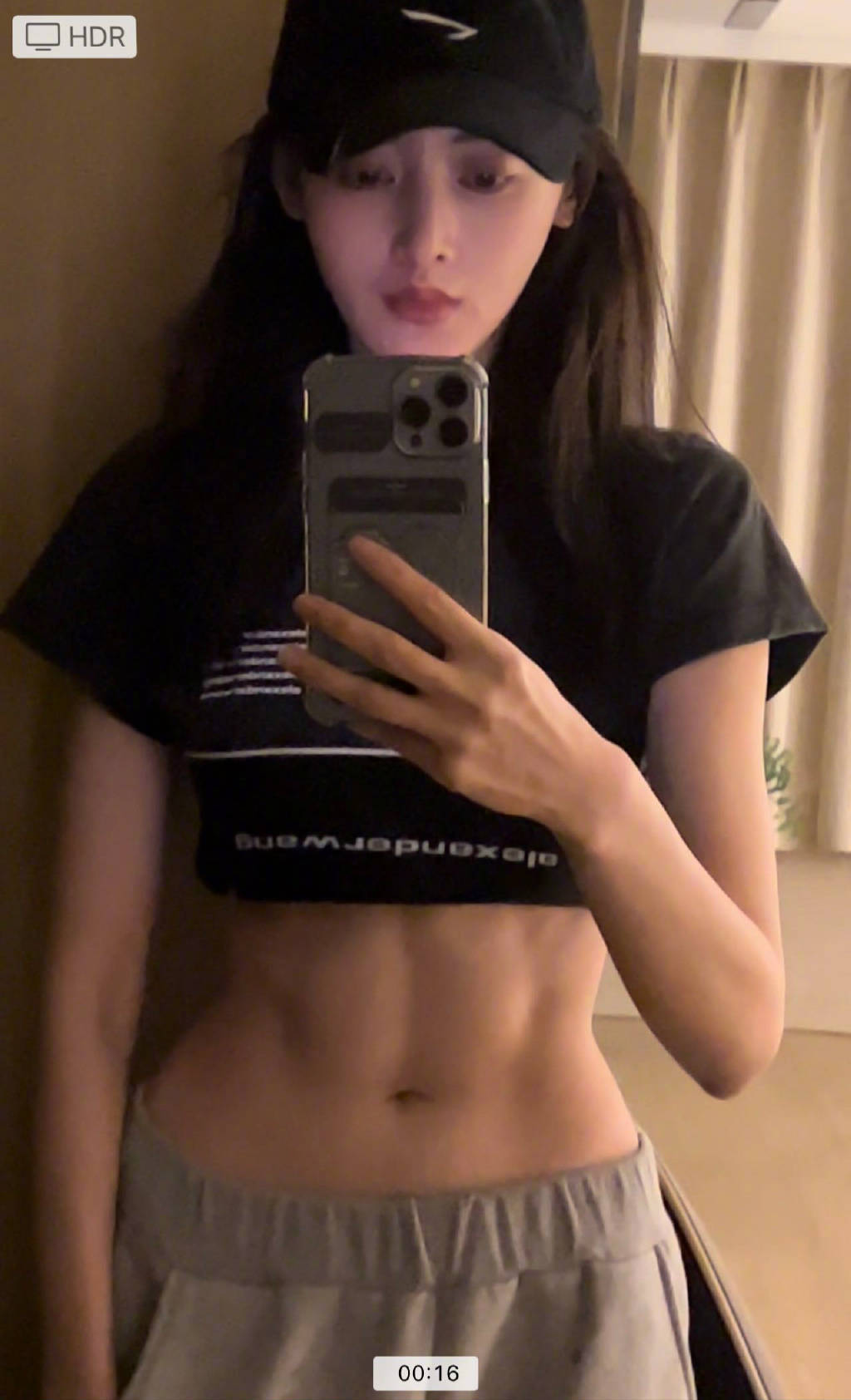 张天爱瘦骨嶙峋,张天爱与刘亦菲相比