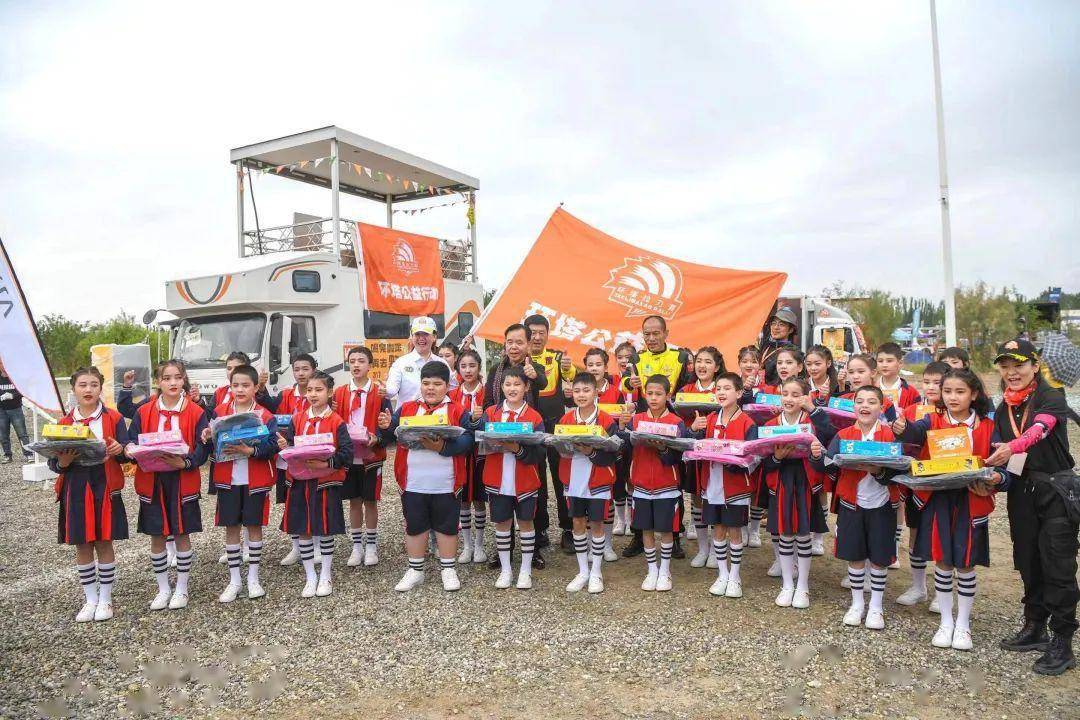 “环塔故事会”公益活动，和田孩子提前过“六·一”