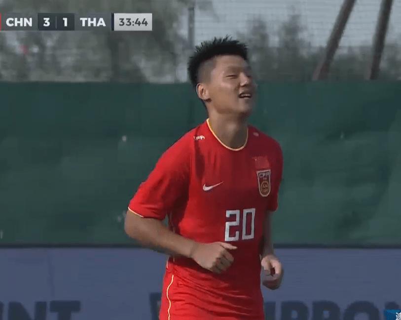 武磊破门做c罗招牌动作,对于c罗39岁帽子戏法的评价