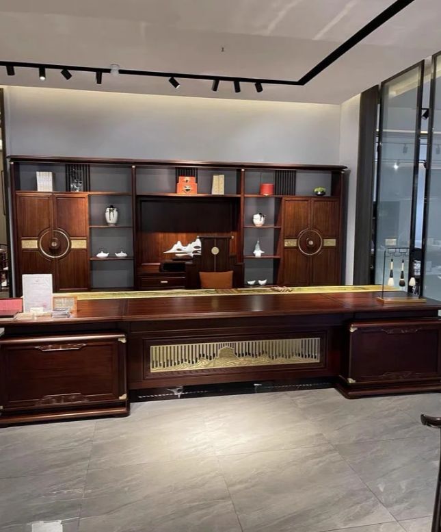 老板办公室装修复古家具效果图,100平老板办公室家具效果图