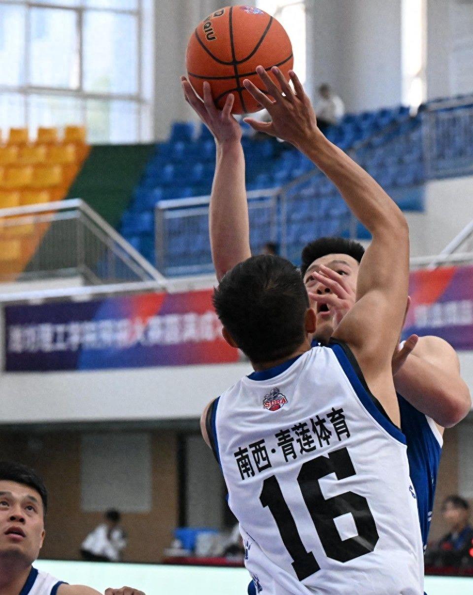 青岛险胜山东齐鲁德比六连胜,山东vs青岛大逆转