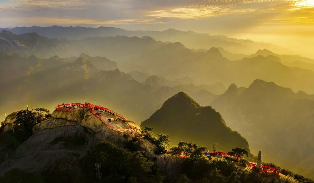 感叹华山山河壮丽的诗句,一览华山