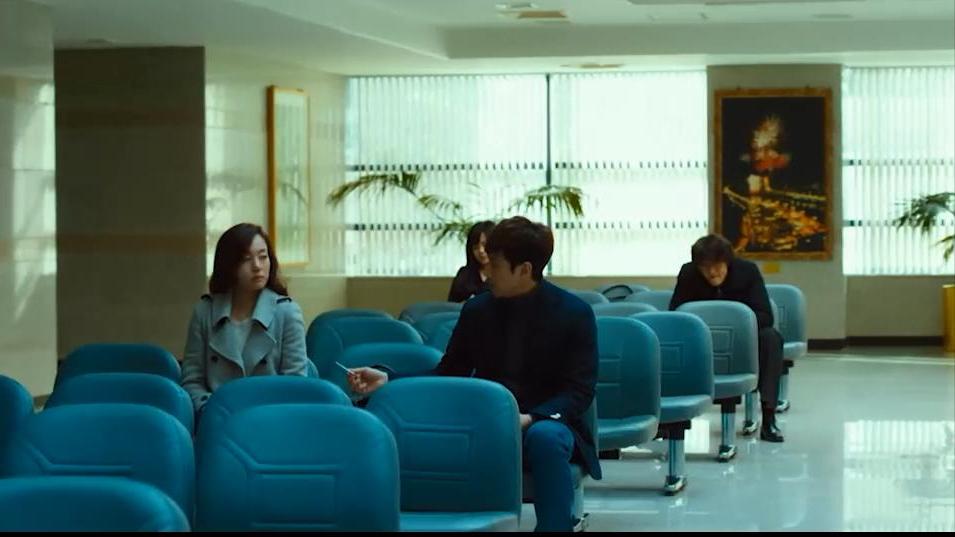 让邻居追妻子的电影,新婚夫妇被隔壁邻居盯上的电影