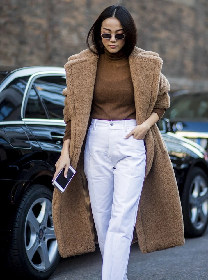 时尚女生才不会穿羽绒!女星近期最爱毛毛大衣,保暖又时尚