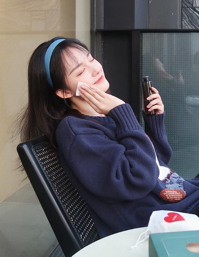 睡前五习惯让你肌肤紧致,女性睡前4个动作提升自己肌肤