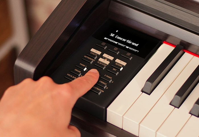 几款比较好的电钢琴 (初学者用电钢琴哪个牌子好)