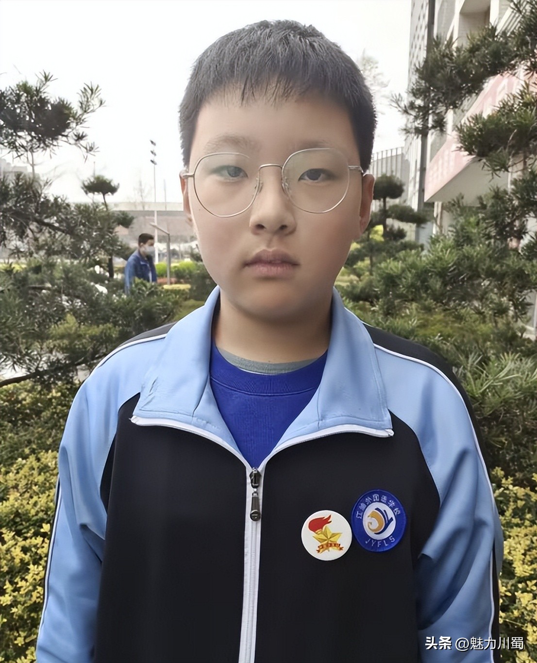 六年级优秀升旗手发言稿,我是升旗手视频