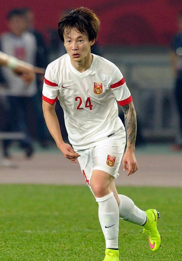 朴成退役原因,足球朴成退役