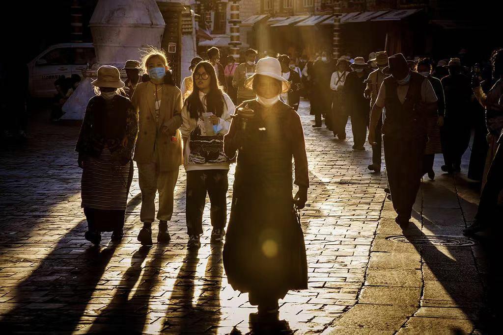7月24日|浓浓援藏情，沪藏一家亲珠穆朗玛峰、扎什伦布寺9日“上海-日喀则”援藏旅游包机活动