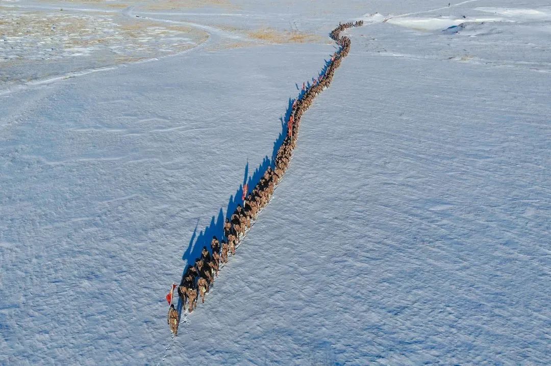 向日夜坚守边关的人民子弟兵致敬,春节向坚守岗位的人民子弟兵致敬