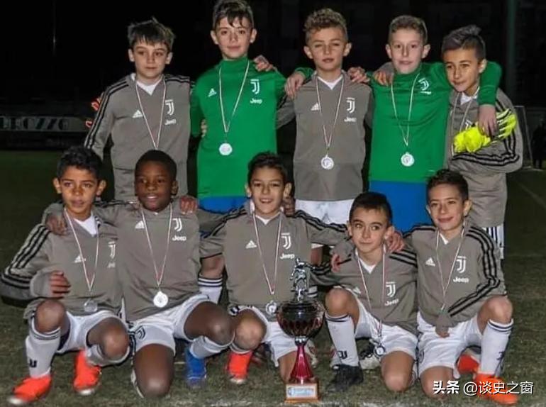 c罗辉煌事迹视频,c罗马拉多纳痛哭