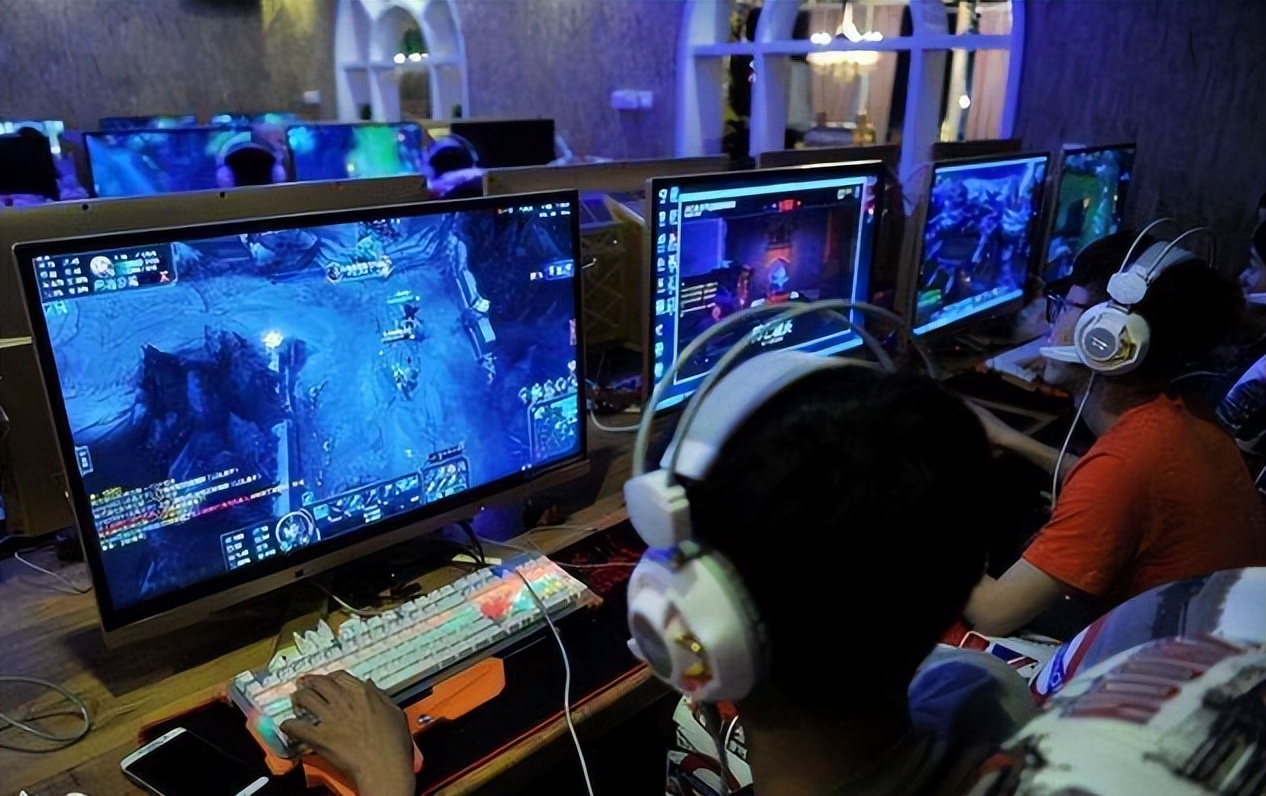 网吧倒闭了多少家,网吧逐渐退出市场的真实原因