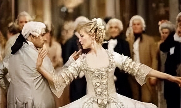 禁止顾客购买违法吗,卡地亚情侣手镯