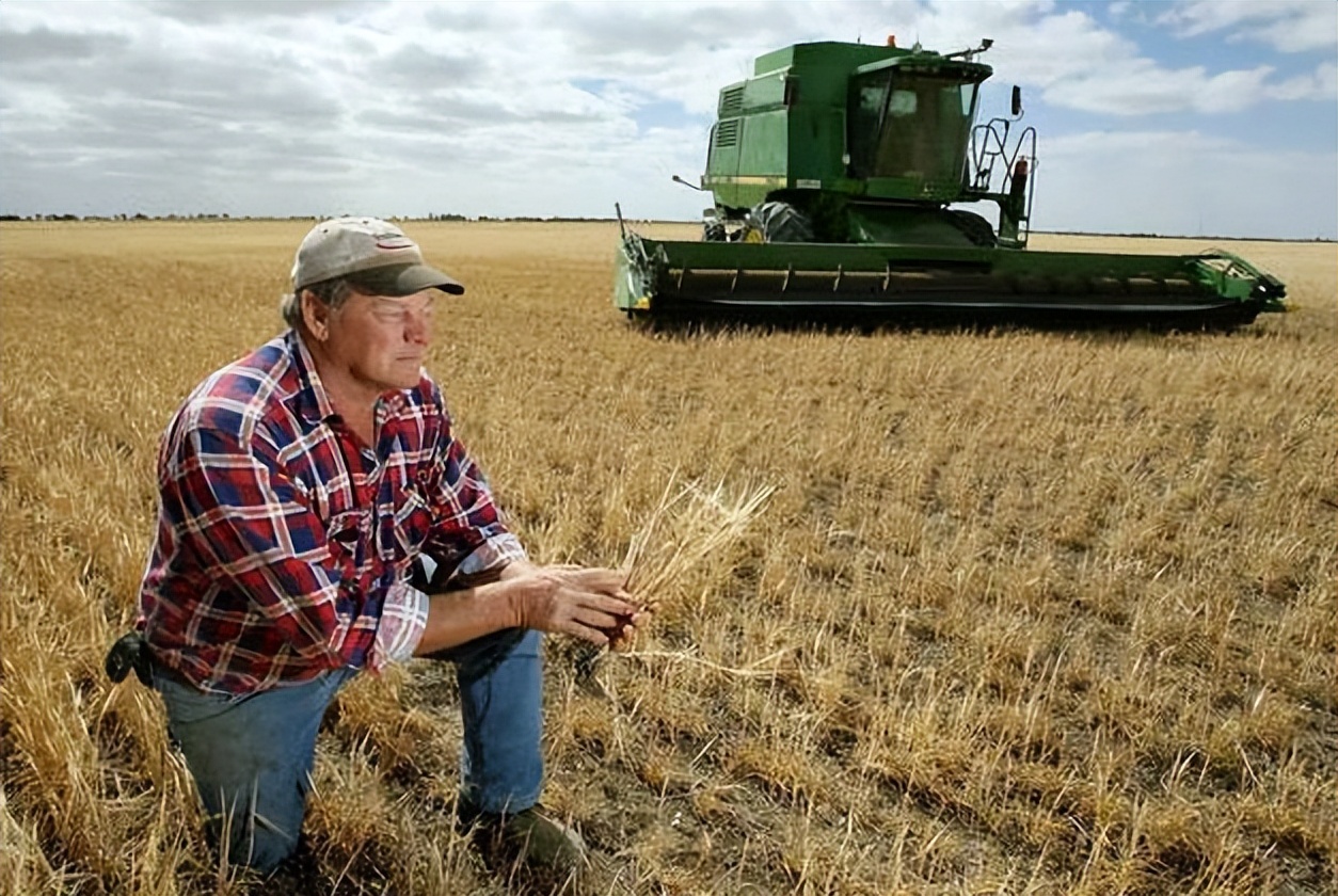 苏联解体前和美国军事武器的差距,加速苏联解体的事件