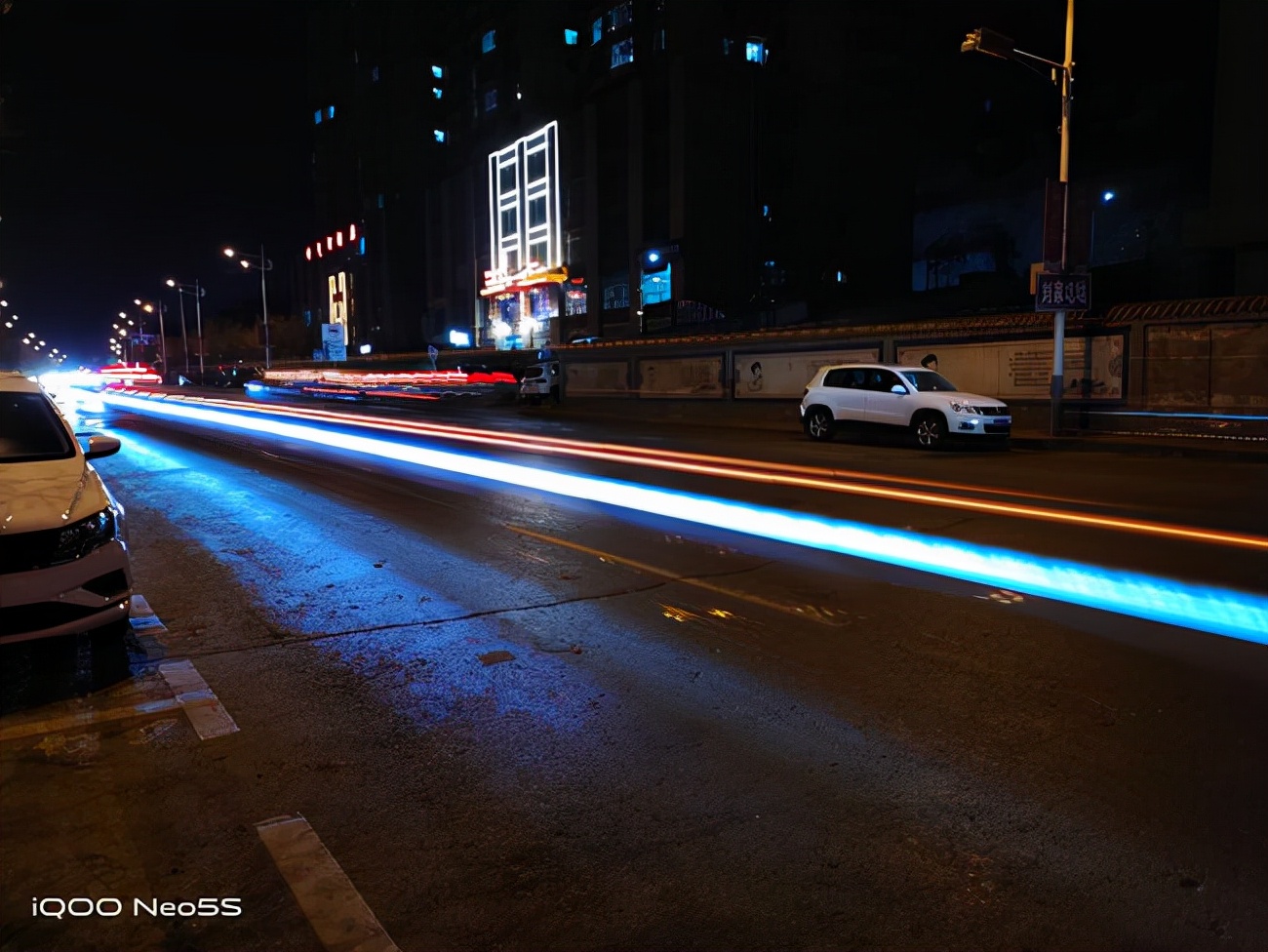 iqooneo5和iqooneo5s哪个好,iqooneo5s黑色上手体验