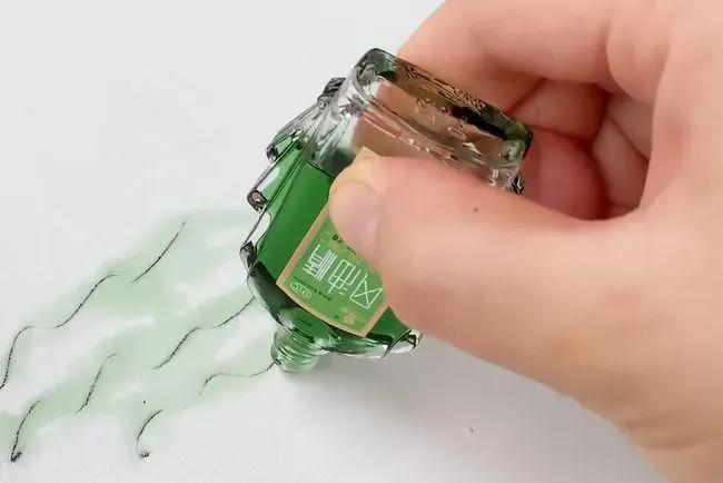 居家生活小妙招风油精的妙用,活了几十年才知道风油精的妙用