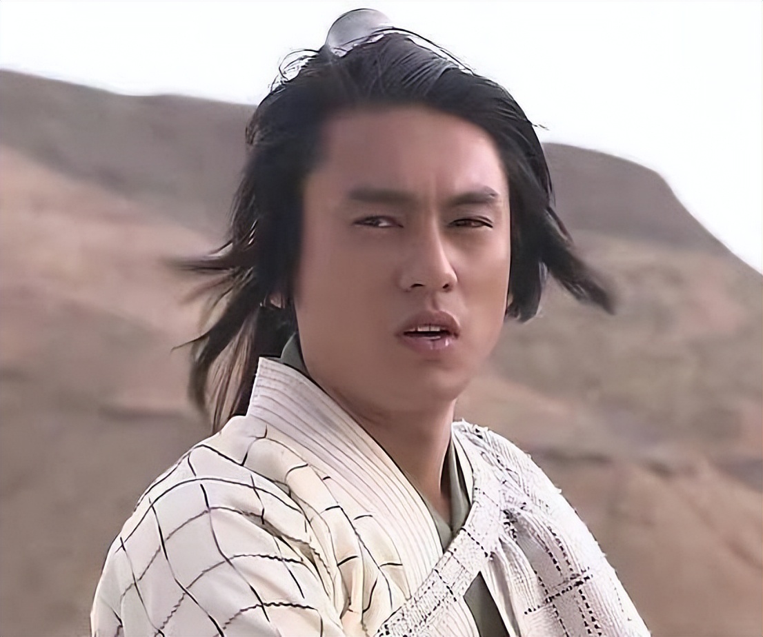 明明很帅自己却觉得很丑,明明很帅却打扮很丑