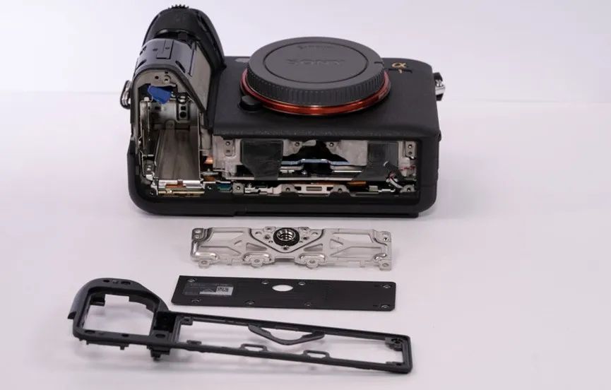 又来搞事情了！索尼α1硬核拆机