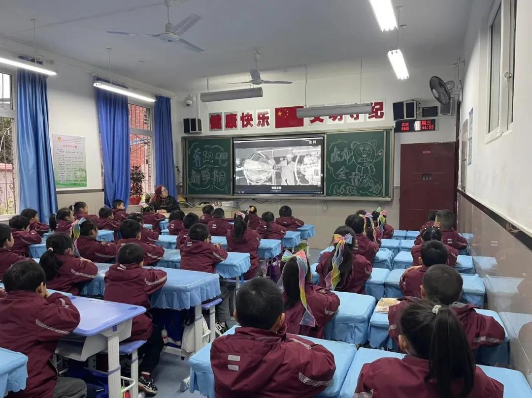 扬帆起航向未来图片,扬帆起航向未来