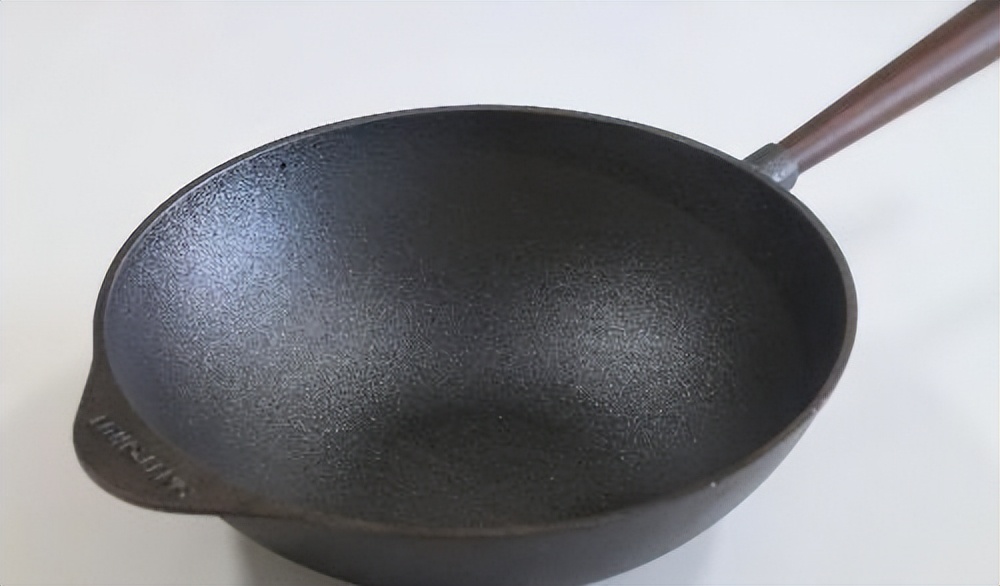 不粘锅涂层轻微刮出条印有毒吗,不粘锅涂层危害视频