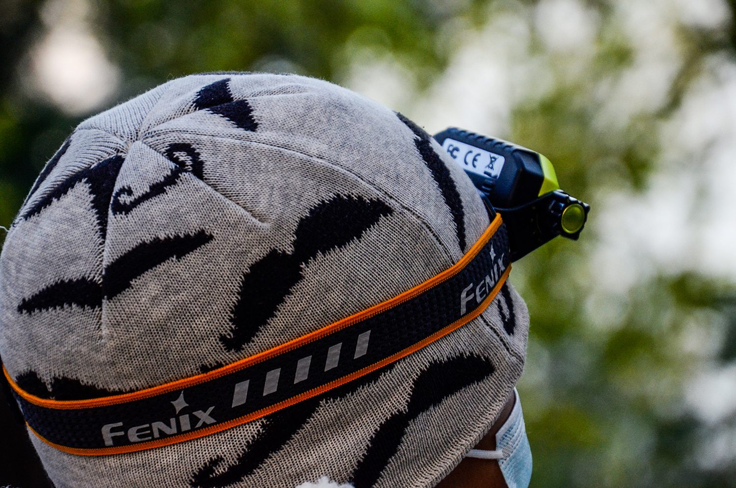 黄白光自由切换两用头灯,泛光和远射一体头灯