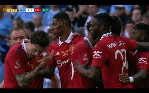 曼城在温布利打曼联,曼联球迷温布利