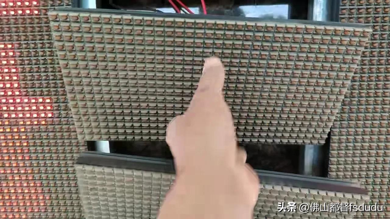 led屏偶尔闪烁的原因和处理方法,led灯显示屏闪烁解决方法