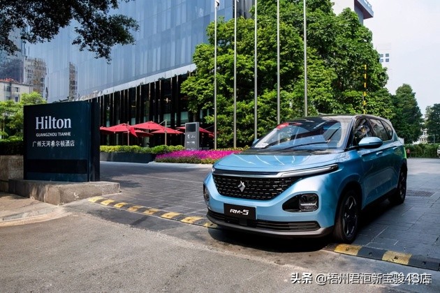 新宝骏rm5和比亚迪宋max哪个好,宝骏rm5与宝骏rs5有什么分别