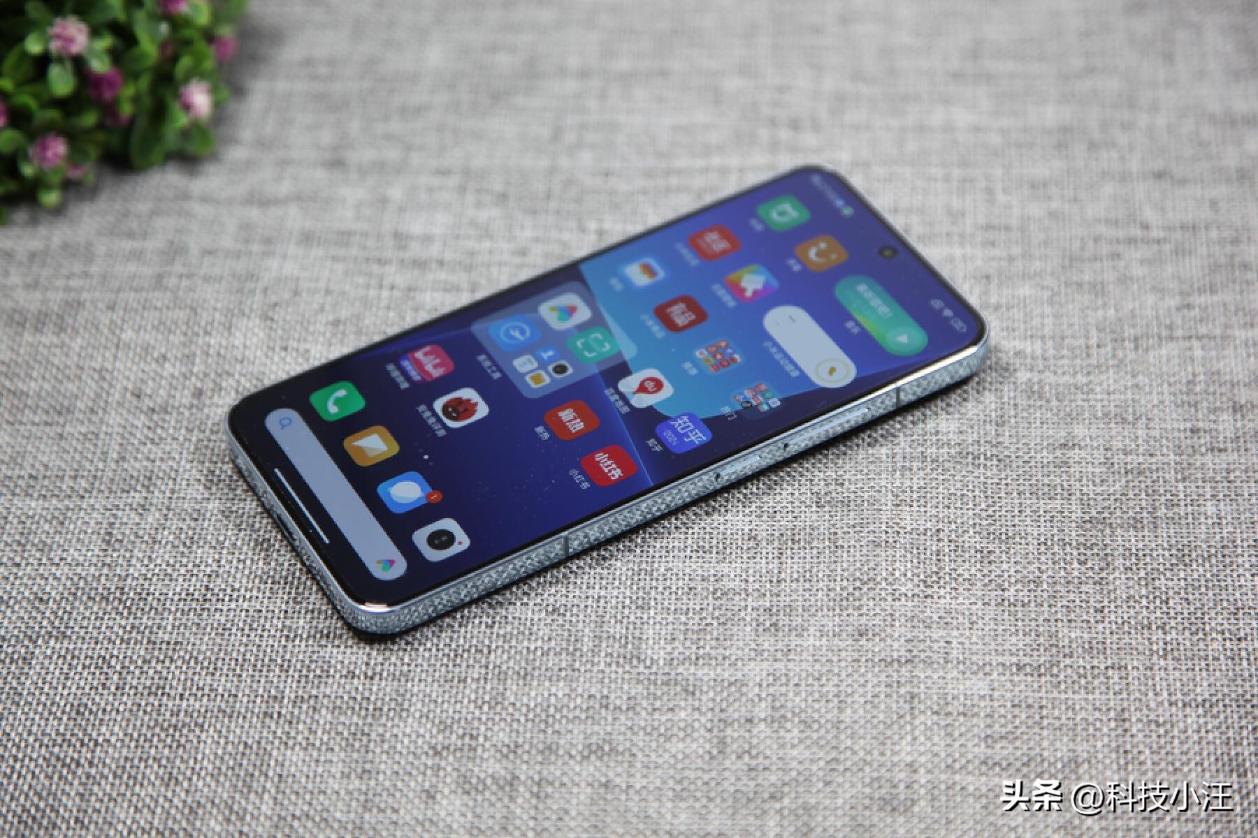 小米13远山蓝是科技纳米皮吗,小米13远山蓝玻璃版