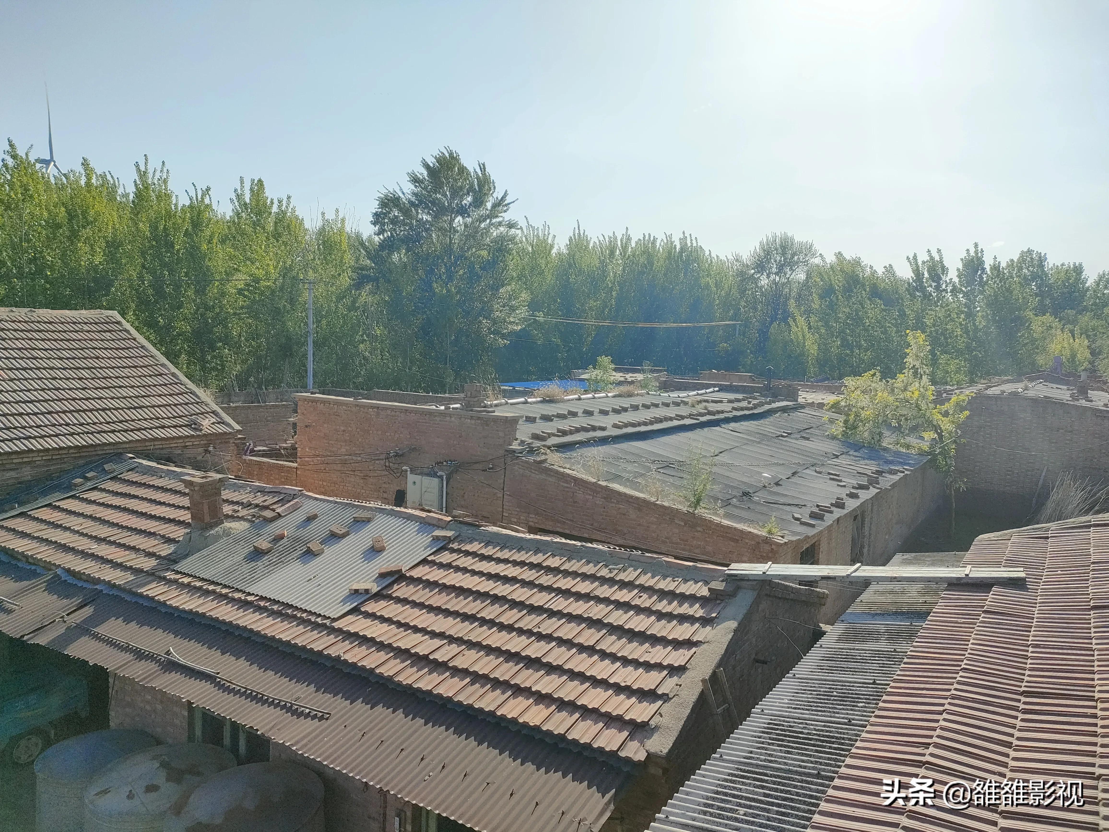 烟囱漏水严重，给它上个保护措施