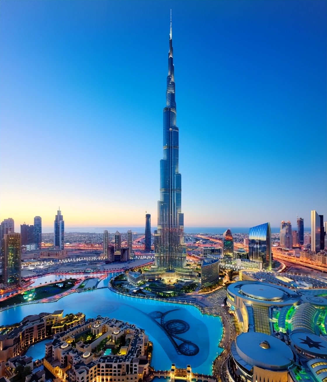 迪拜街头捡没人要的豪车,迪拜遍地废弃豪车随便捡吗