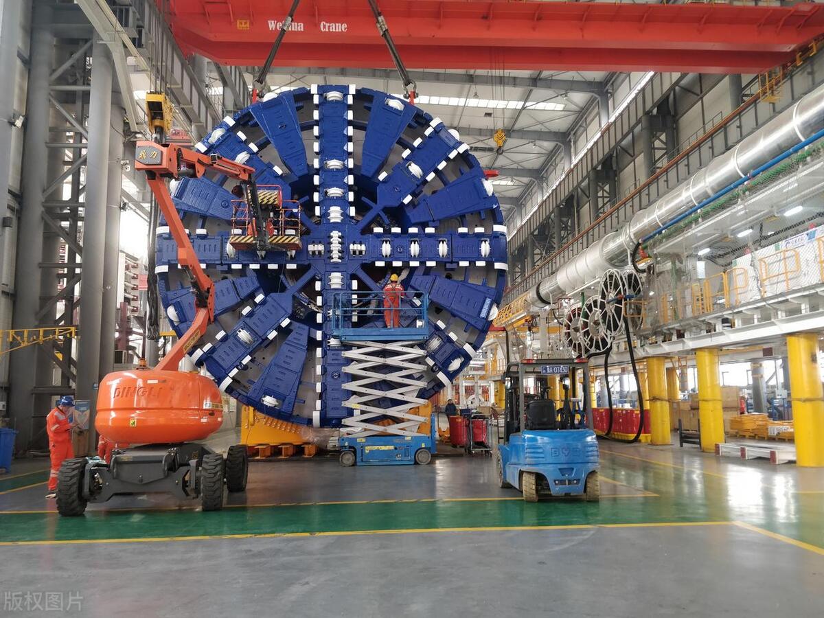 被德国敲竹杠，嘲100年造不出，年轻女总工让中国盾构机扬眉吐气