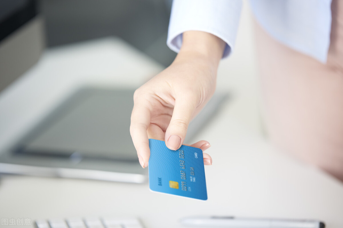 为什么现在开始有好多人用现金了,为什么越来越多的人用回现金了