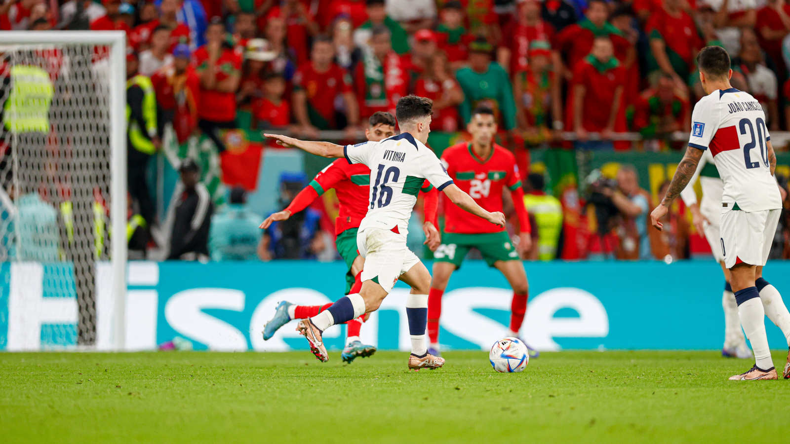 世界杯葡萄牙c罗错失单刀,2018世界杯葡萄牙淘汰时c罗的样子