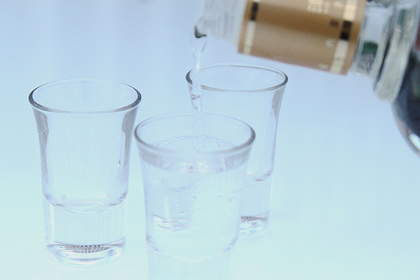 每天二两酒什么时间喝最好,喝酒要喝二两酒什么说法