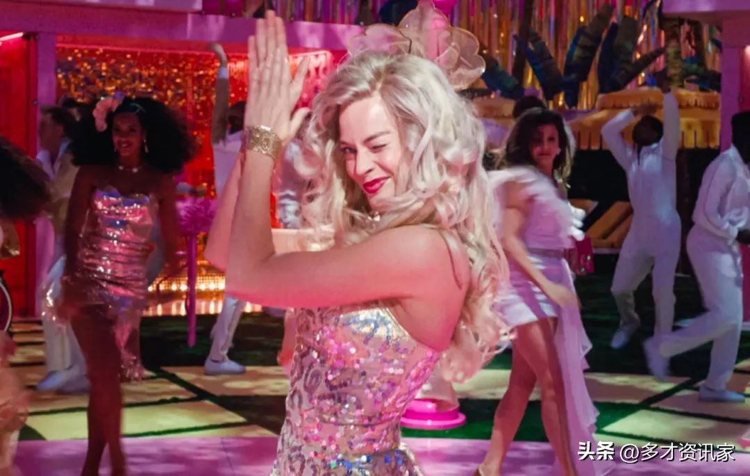 芭比被打一巴掌,芭比娃娃被扇耳光