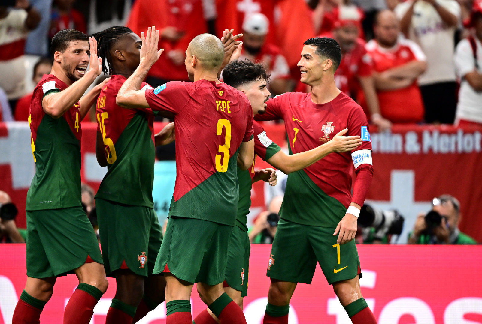 葡萄牙老大哥替c罗出头,顶替c罗先发的拉莫斯身价2400万欧