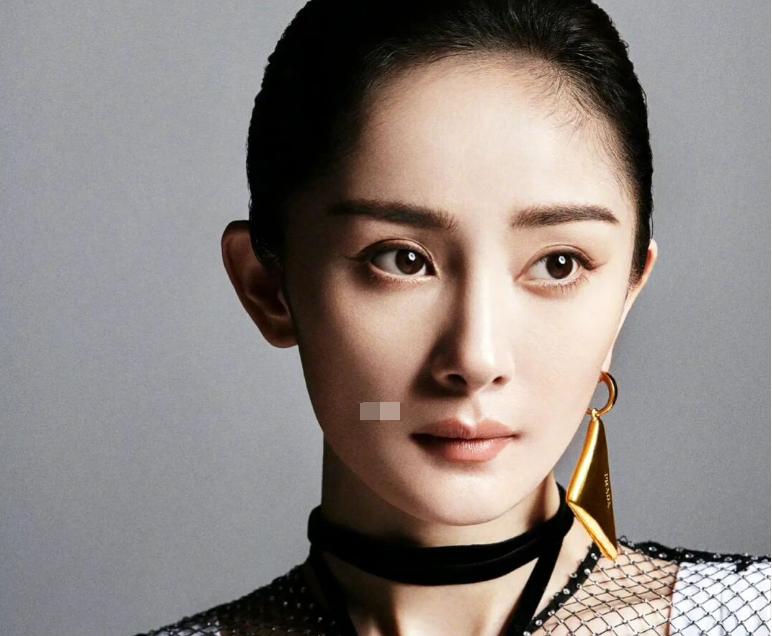 杨幂最新封面写真曝光,杨幂黑色时尚封面