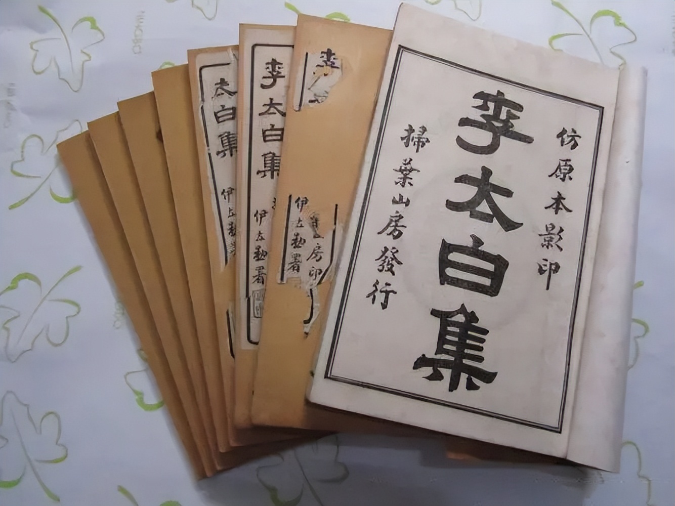 李白最著名的十首诗静夜思,李白的静夜思真正原诗