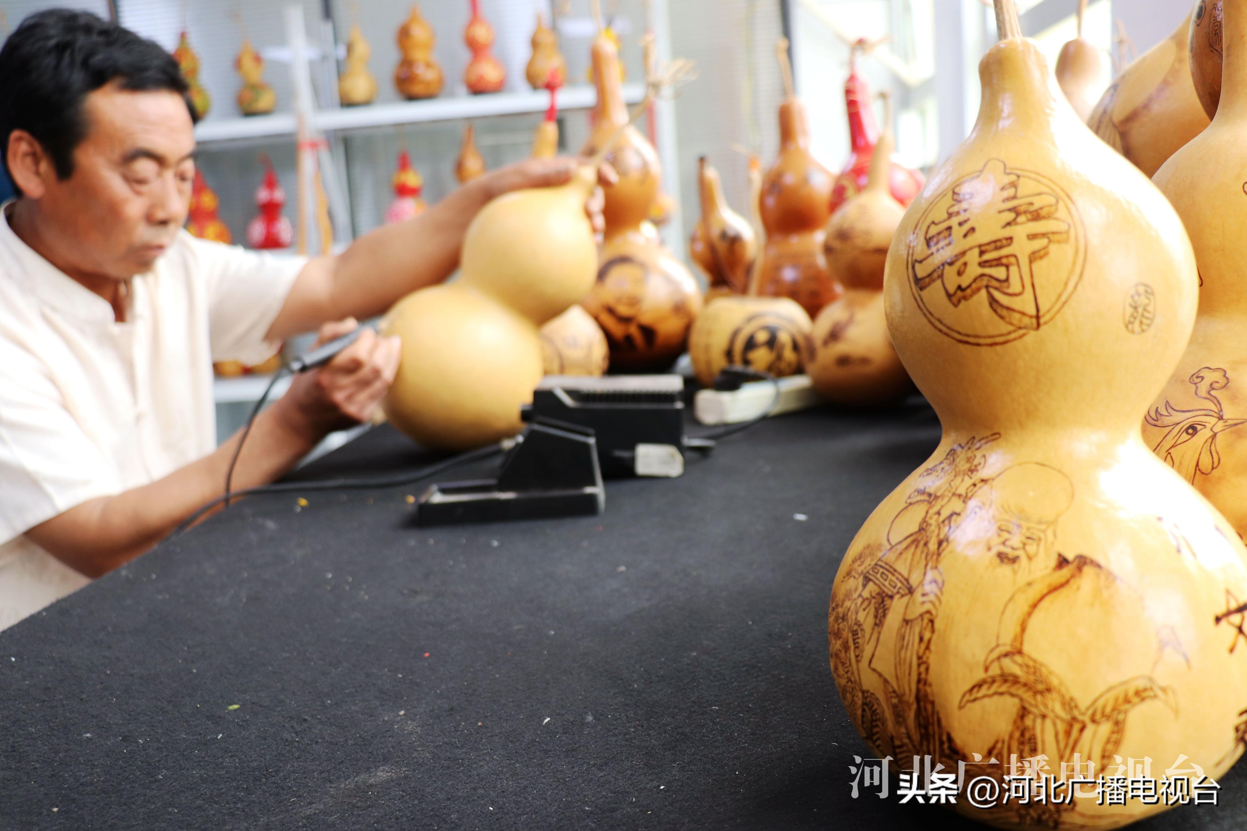 葫芦烙画小葫芦,葫芦烙画挣钱吗