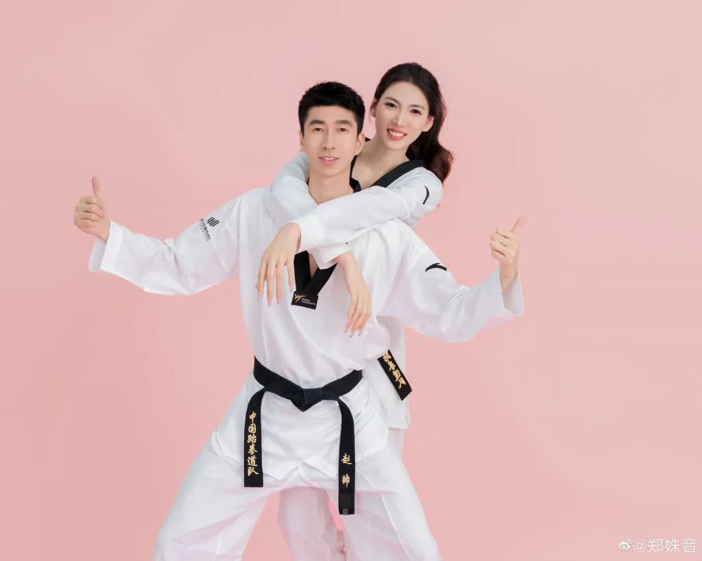 奥运冠军结婚祝福视频,奥运冠军夫妇求婚