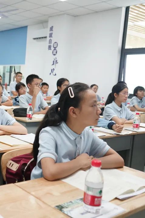 如何成为更好的自己？新世纪光华，卓雅少年，育“渐”成长