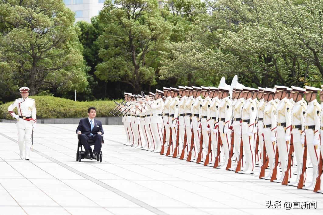 安倍晋三最后时刻,安倍晋三黑白素描肖像
