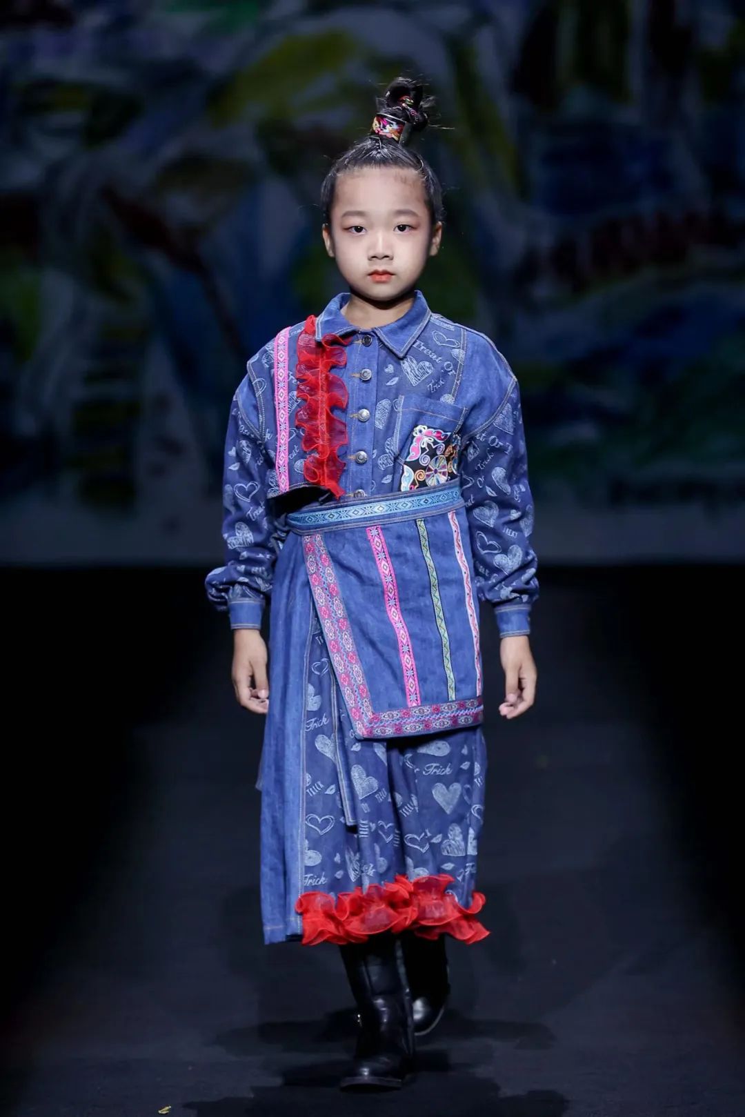 “铁皮青蛙”玩起来！|AW23童话小镇童装报名开启！