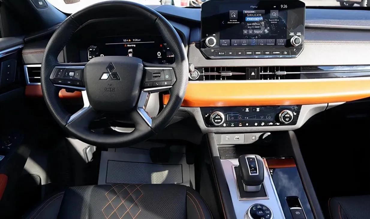 三菱欧蓝德是破车吗,2024款三菱欧蓝德实车展示