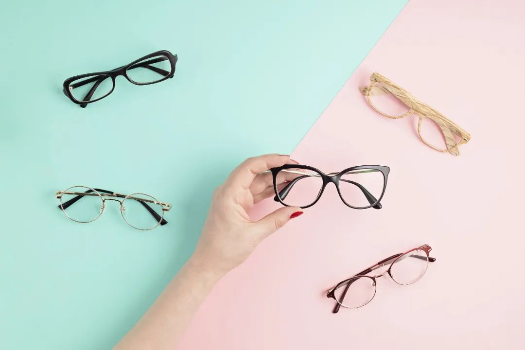 宝岛眼镜配镜靠谱吗,宝岛眼镜和路边眼镜店哪个好